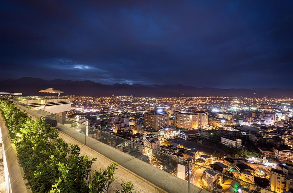 Cuncyue Hot Spring Resort Luodong Eksteriør bilde View of the city from the Acropolis