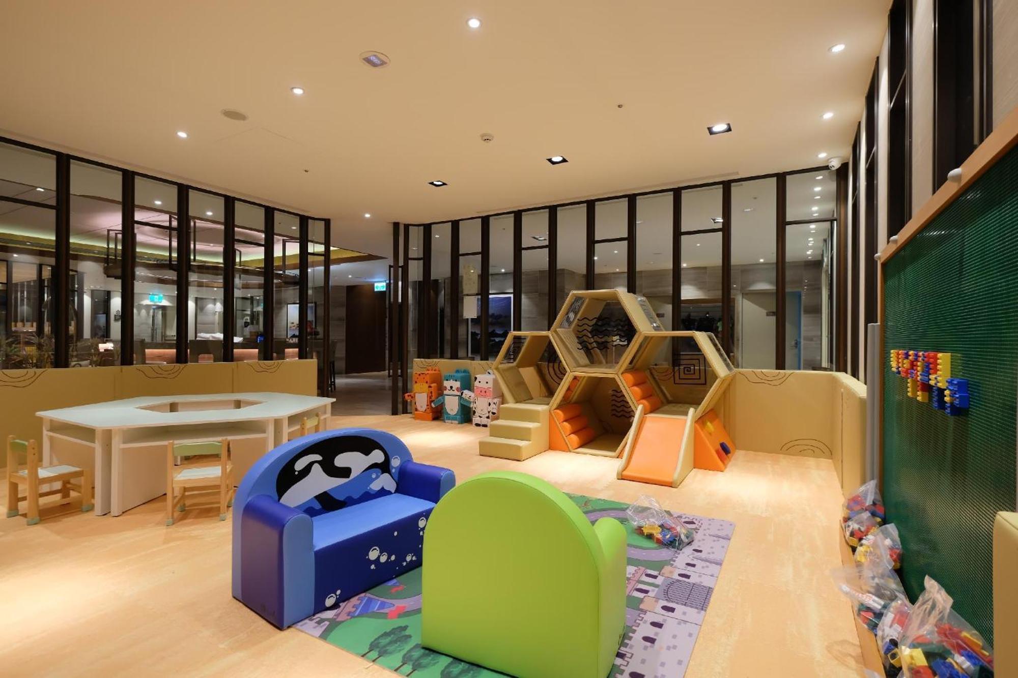 Cuncyue Hot Spring Resort Luodong Eksteriør bilde The Children's Club at the Renaissance Hotel, Bangkok