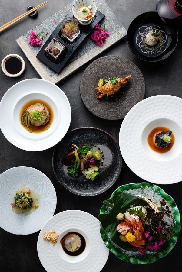 Cuncyue Hot Spring Resort Luodong Eksteriør bilde Dishes at the restaurant