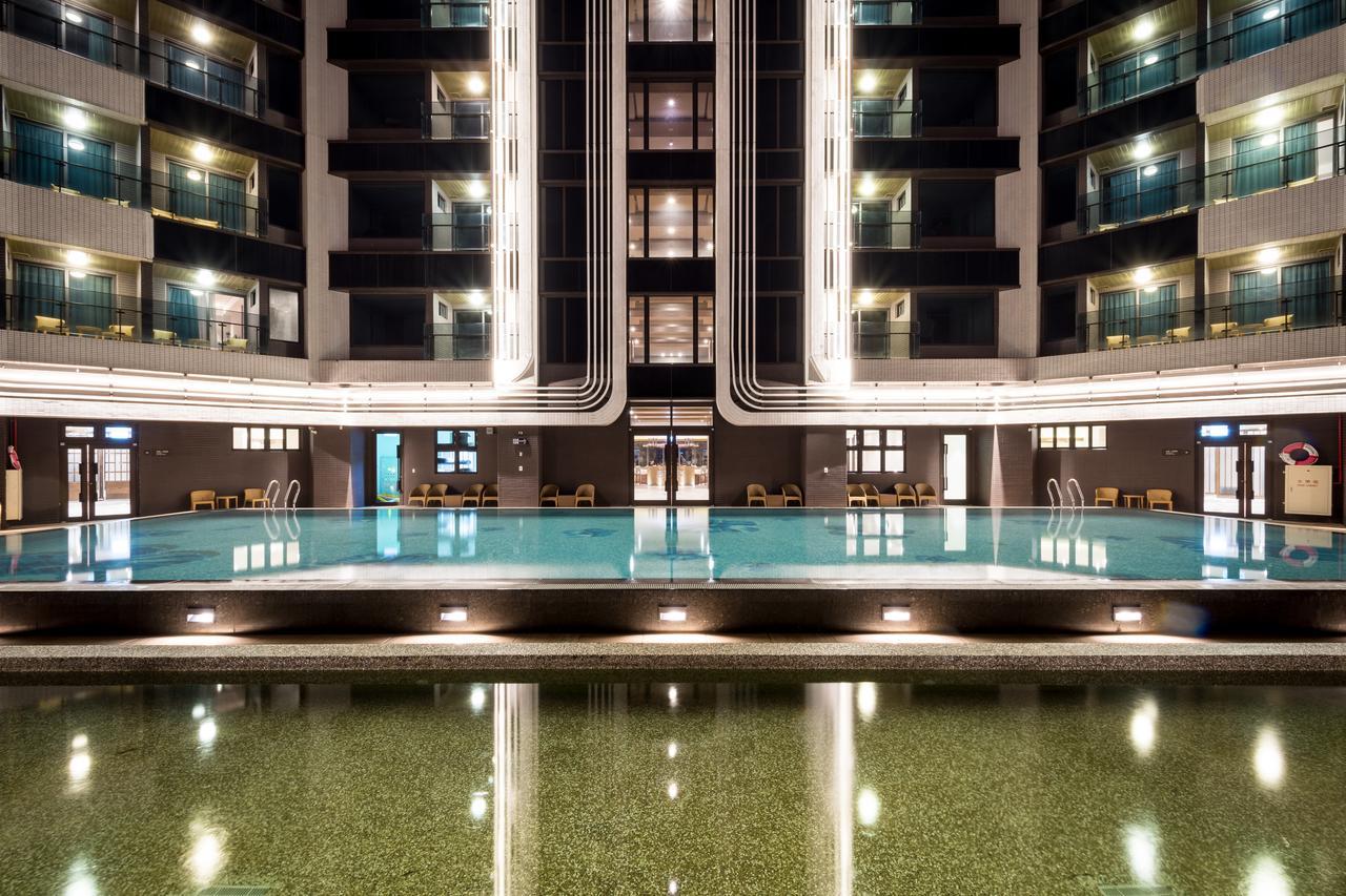 Cuncyue Hot Spring Resort Luodong Eksteriør bilde The swimming pool at the hotel